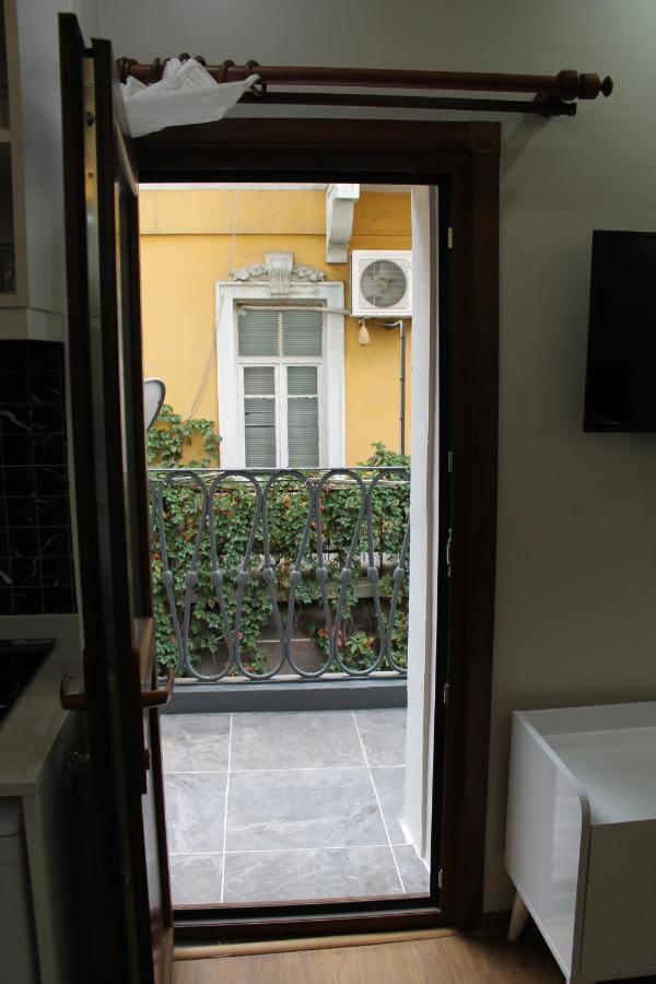 Apartament Beyoglu Asmalimescit'Te Mobilyali Balkonlu Daire Stambuł Zewnętrze zdjęcie