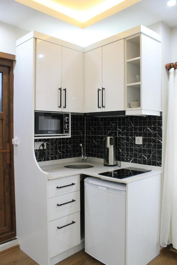 Apartament Beyoglu Asmalimescit'Te Mobilyali Balkonlu Daire Stambuł Zewnętrze zdjęcie